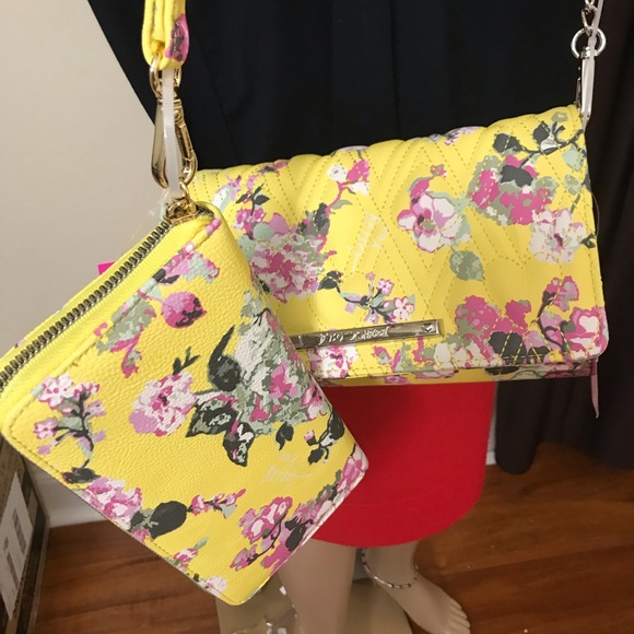 NWOT -Betsey Johnson Wristlet - Picture 2 of 3